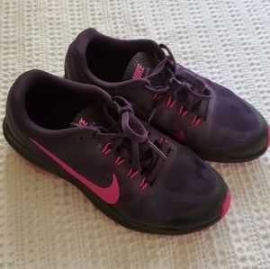 Nike Max Dynasty 2 Sneakers